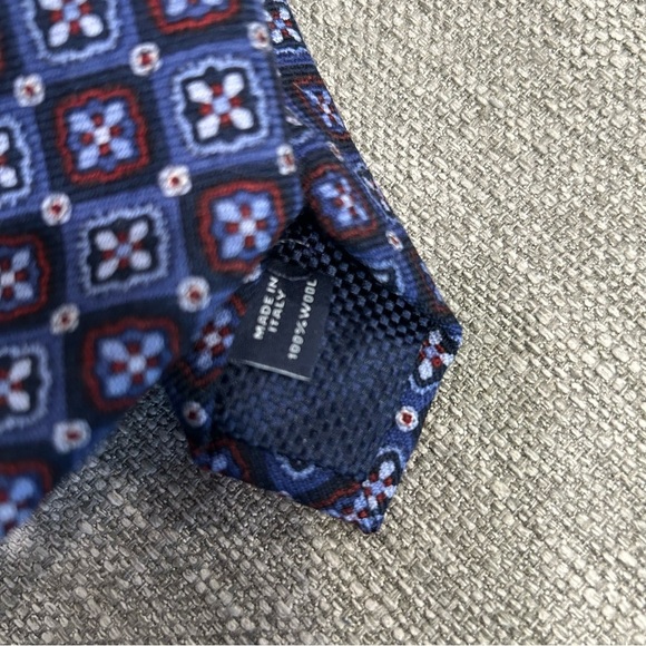 Cremieux Slim Tie - Picture 4 of 9